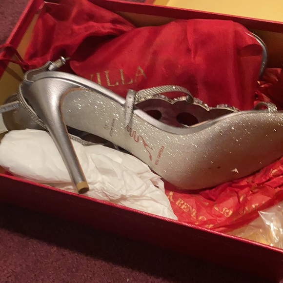 Heels nice condition - Picture 3 of 12